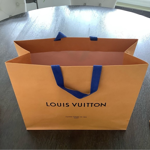 Bundle of authentic Louis Vuitton shopping bags - Picture 7 of 7